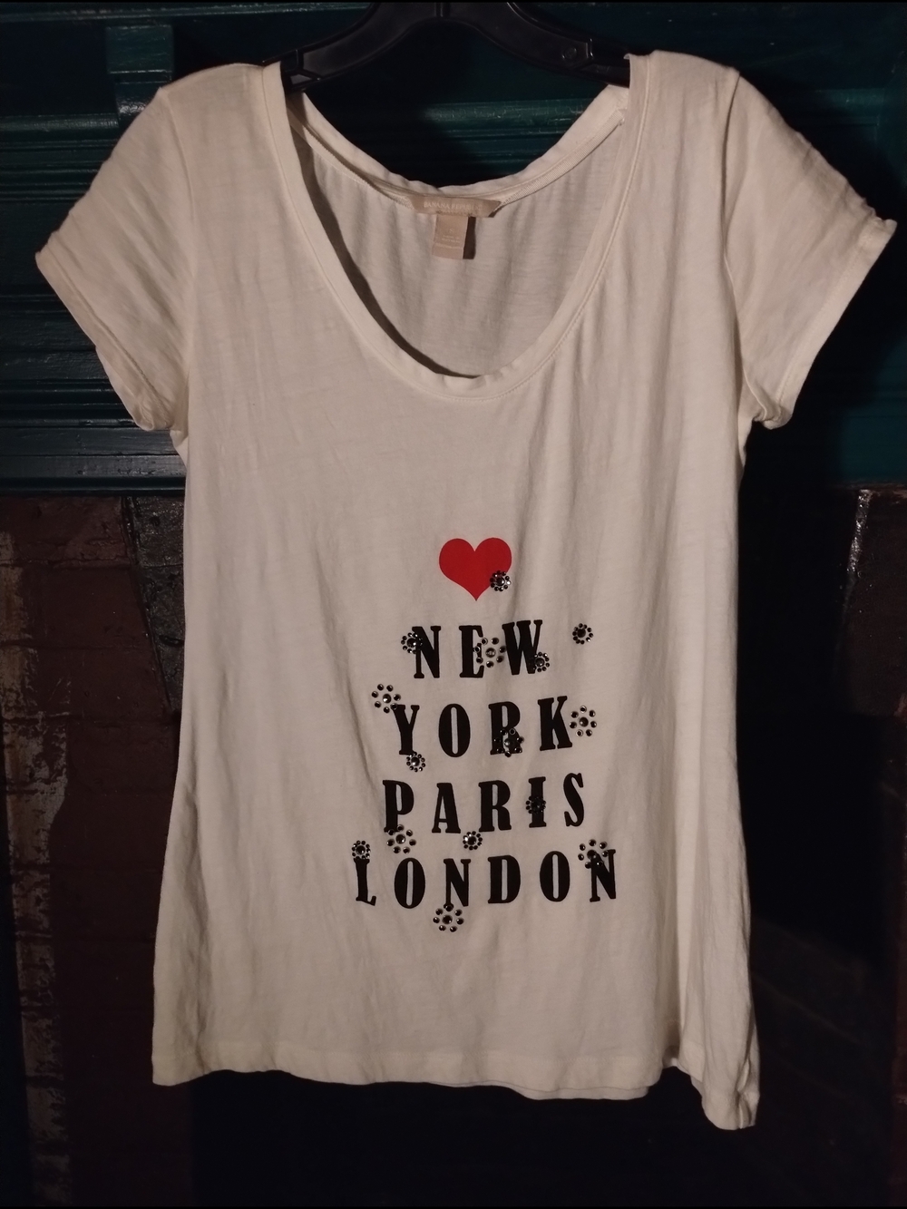 Banana Republic White Scoop Neck Tee with Red Heart, Studs, Crystals Size S